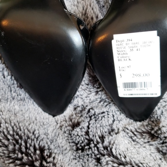 Marc by Marc Jacobs Reese Shark Tooth Patent Heels - Picture 5 of 7